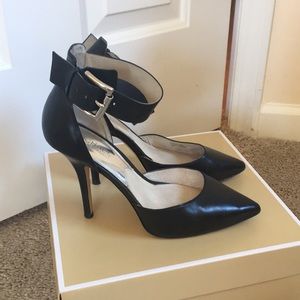 Michael Kors Pointed Toe Pump